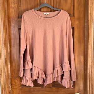 Easel peach top with ruffle hem